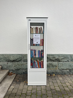 Offener Bücherschrank zugunsten des Fördervereins Weiße Villa e.V.